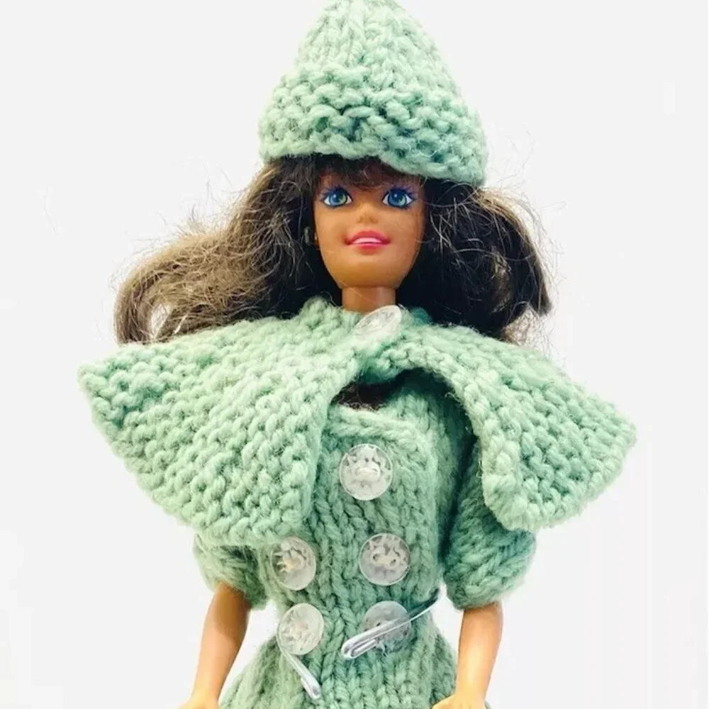 MATTEL BARBIE Doll Brunette Hair Blue Eyes Custom Knit Green Hat/Dress 12" Tall
